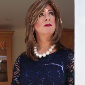 Célibataire en quête de sensations Elena - rencontre-Trans-Antibes